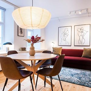 Town Hall Apartments By Daniel&Jacob'S